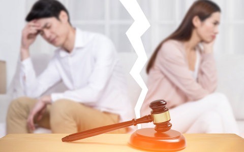 分居期间夫妻一方举债